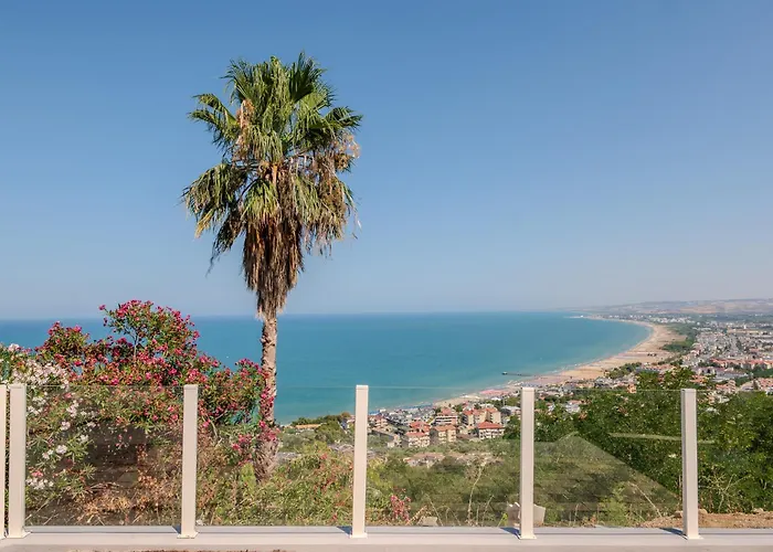 Miramare - Vista Mare Nel Centro Di Alojamento de Acomodação e Pequeno-almoço Vasto